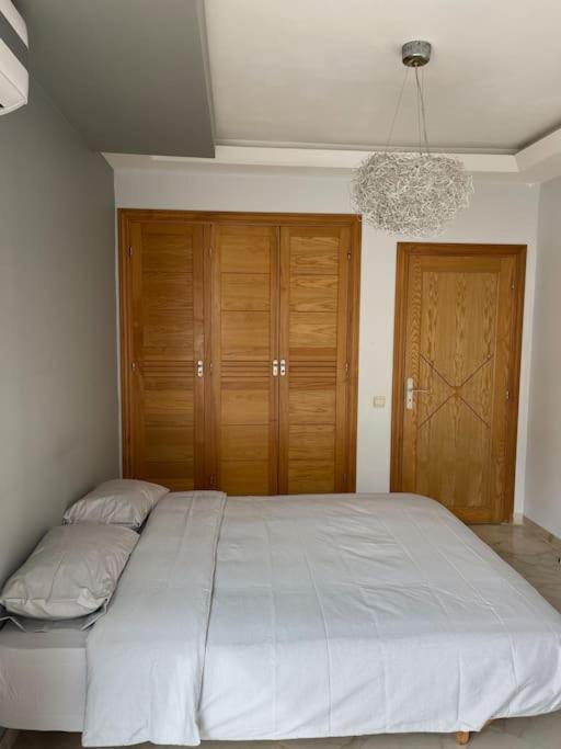 Big Luxury Apartment Near Airport Nouaceur Екстериор снимка